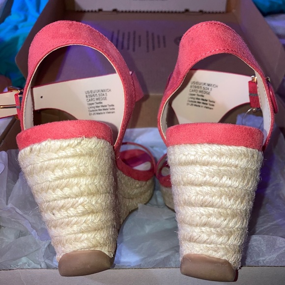 Kenneth Cole NEW IN BOX Reaction Spiced Coral (red-orange) Wedge Sandals - Picture 5 of 13